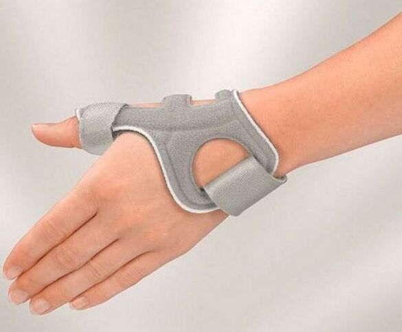 Use a thumb brace for pain relief